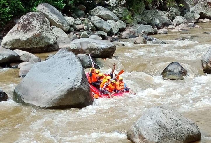Arung Jeram Objek Wisata Baru Kecamatan IV Nagari Bayang Utara